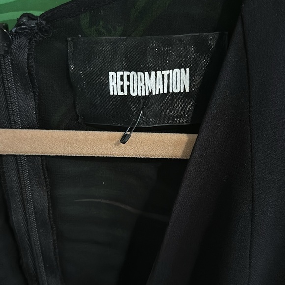 Reformation V Neck Midi Dress in Black, Size 6, Made in the USA - Picture 5 of 7